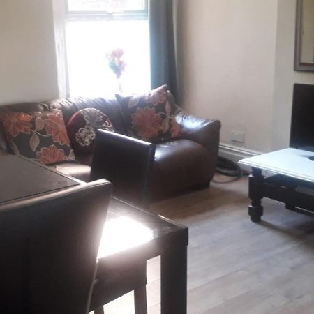 Bright Home Guest House Селфорд Екстер'єр фото