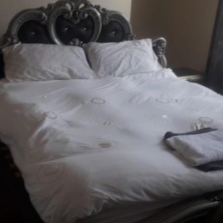 Bright Home Guest House Селфорд Екстер'єр фото